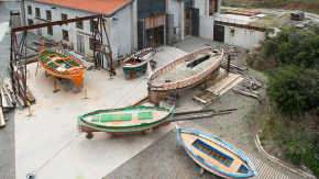 Les barques catalanes al servei de la reinserció de joves delinqüents. (informatiu)