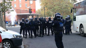Noves interpel·lacions de joves que manifestaven prop del liceu Aragó de Perpinyà.