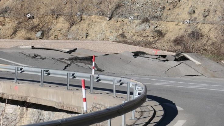 L'enfonsament de la carretera N116 entre Fetges i Sautó ha deixat la via en aquest estat